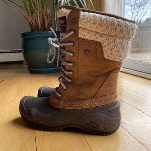 The North Face Women's Shellista II Mid 200g Waterproof Winter Boots